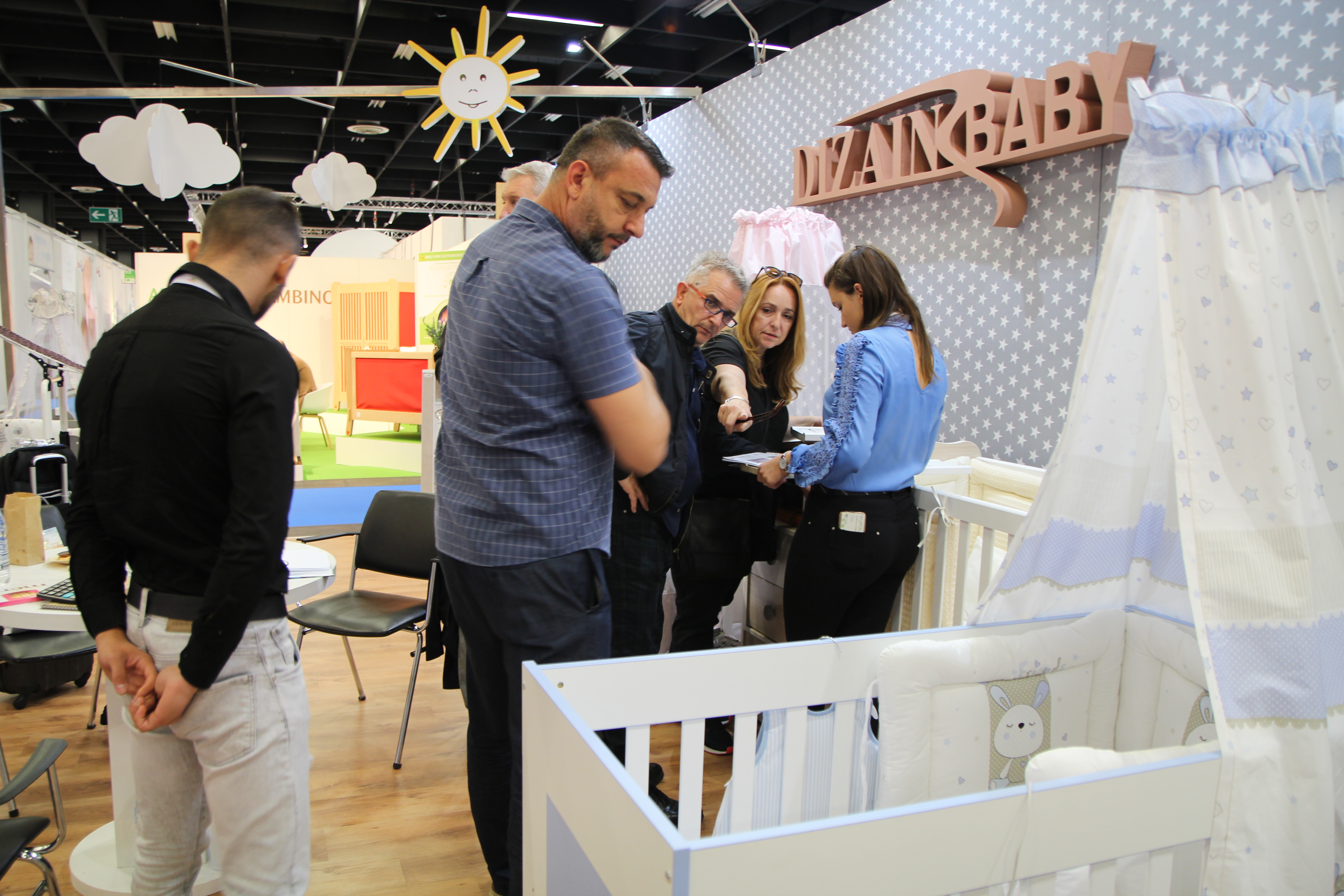 Българският бранд Dizain Baby разчупи стереотипите при бебешките легла на изложението Kind+Jugend 2019 в Кьолн