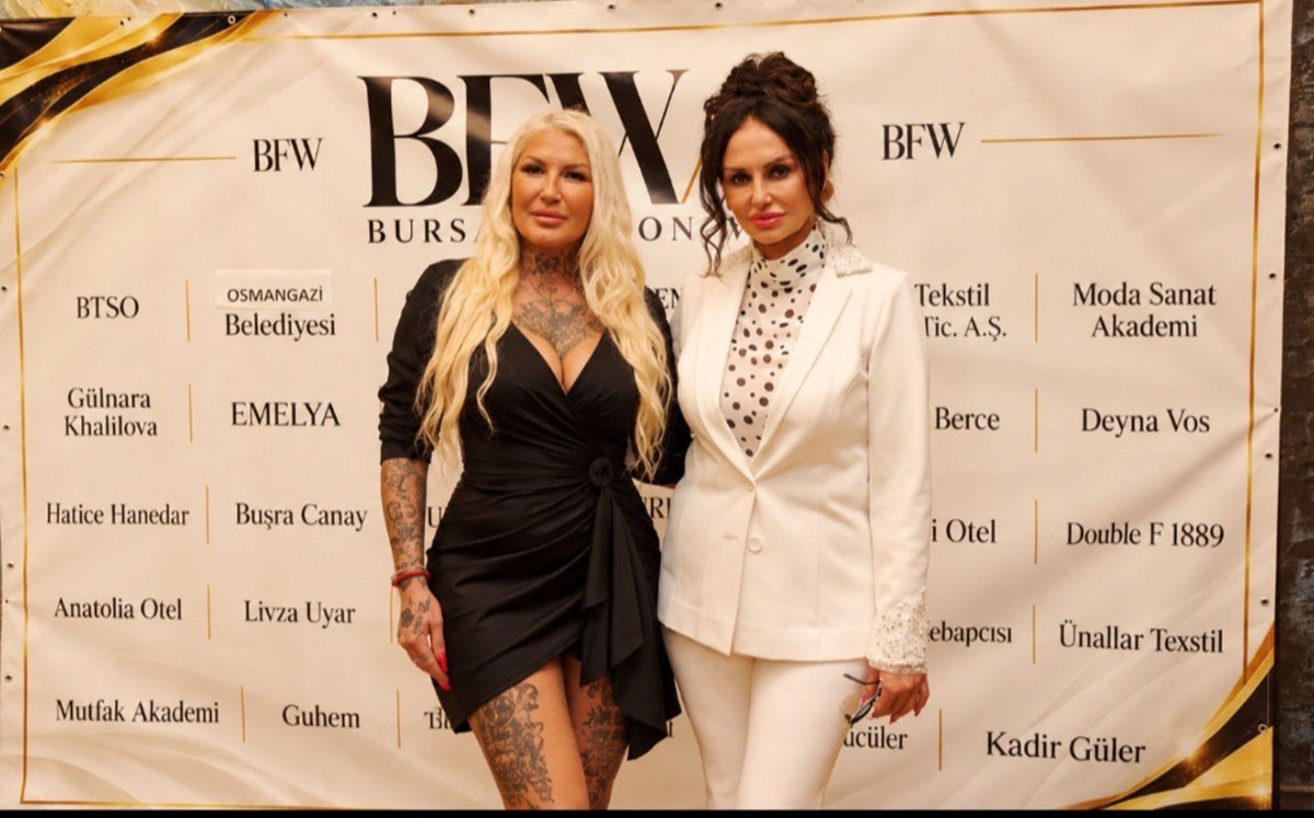 Дейна Вос впечатли Bursa Fashion Week, а 7-годишната Теа получи златна статуетка на международния моден подиум